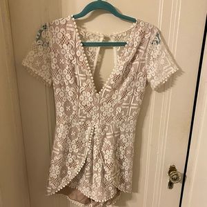 Toni romper. White lace